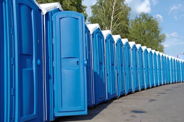Best Portable restroom trailer rental  in Venice Gardens, FL